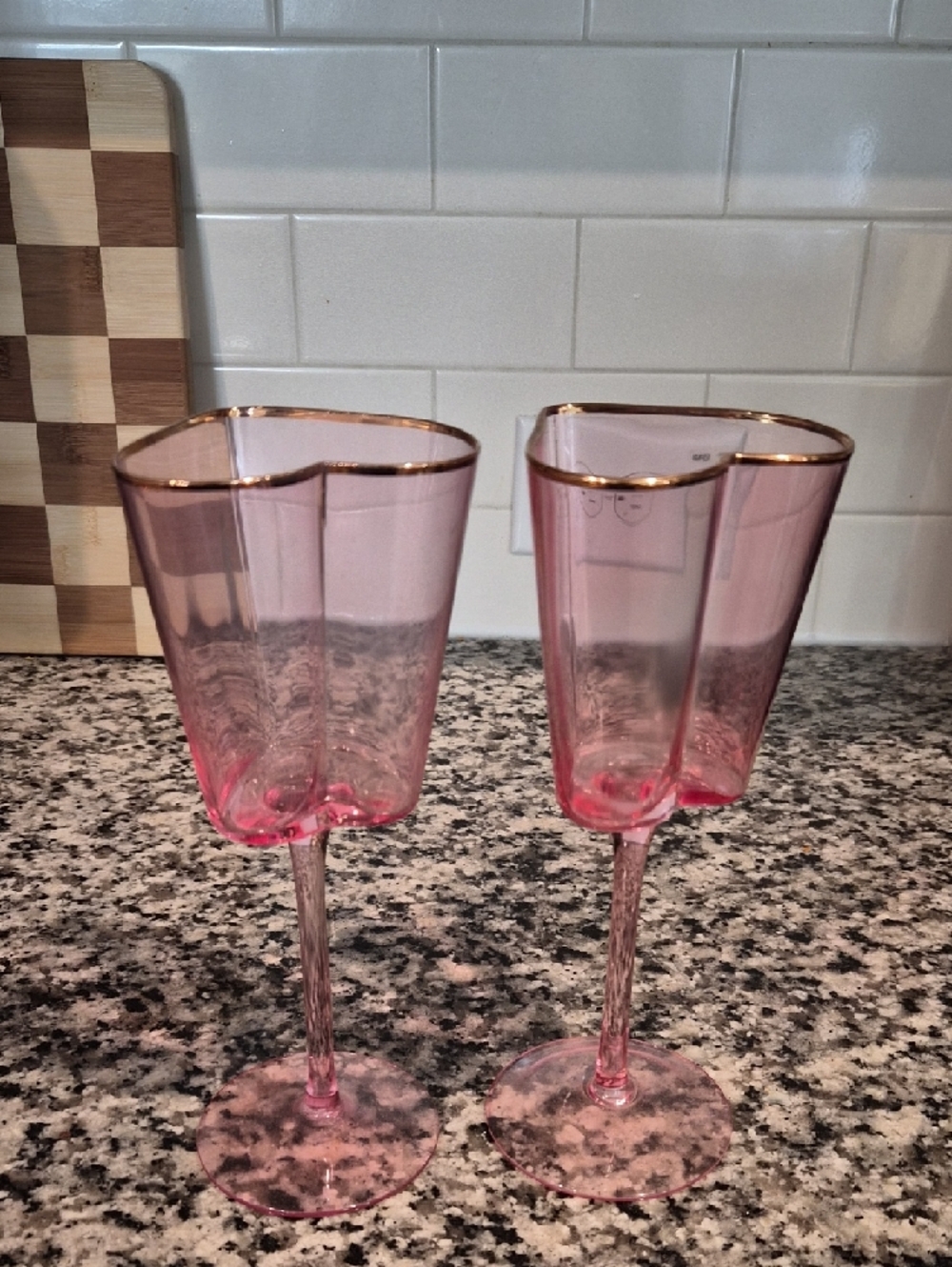 Pink Heart Shaped Gold-Rimmed Wine Glass - Elegant Stemware - Picture 4 of 5